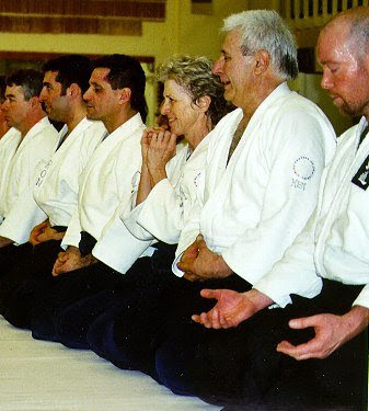 Drkensilvestri's tweet image. In everyday life there is an edge which we seldom utilize, that liminal moment or gap when we can take advantage of the unheard opportunity to improvise and explore infinite possibilities and feel and see the wider manifestations that await us
#Aikido
#warmdata 
#transcontextual