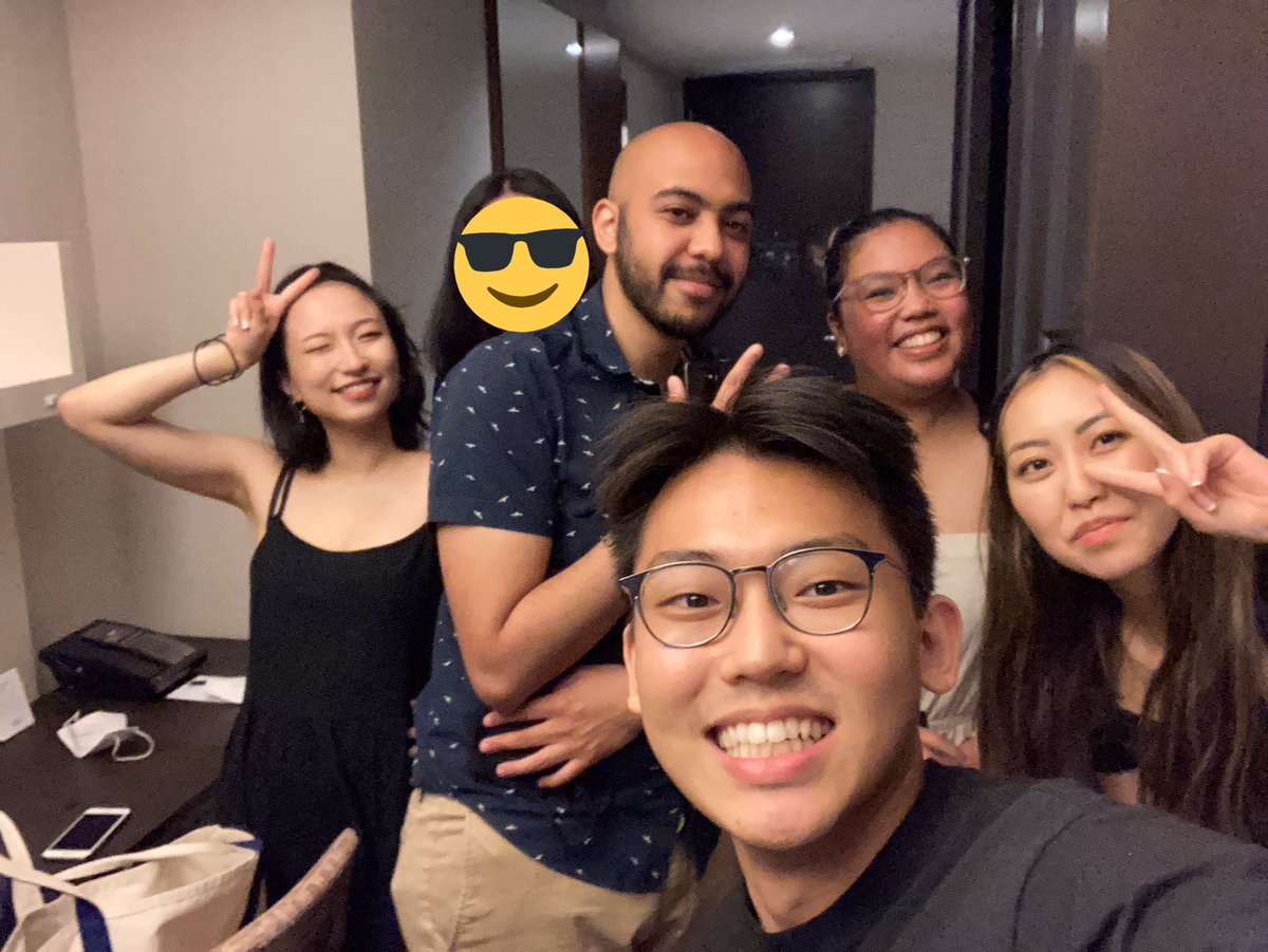 Moon_Rabbit_TV's tweet photo. i got to meet valorant cookie cup champs @pinkmoja_ and paulkorean with @thesisirl @KaitTheUnfunny and mich!!! 🤩 yay friends!!❤️ https://t.co/zORvFVkllR