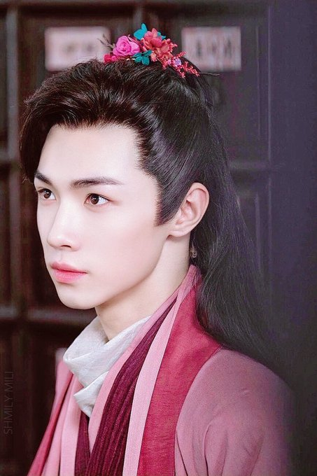 fouetcheng's tweet photo. just-
"¿Papá?"
#DanmeiZipaiDay #DanmeiNovelZipai #DanmeiZipai #YanDafu https://t.co/Ip9UfjmcLq