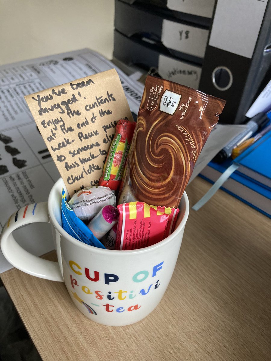 MrsHPayne's tweet photo. What a surprise to find this on my desk this morning 🤩😊 #MondayMood #muggedoff #happytimes #greatful https://t.co/EtH2uwt6oh