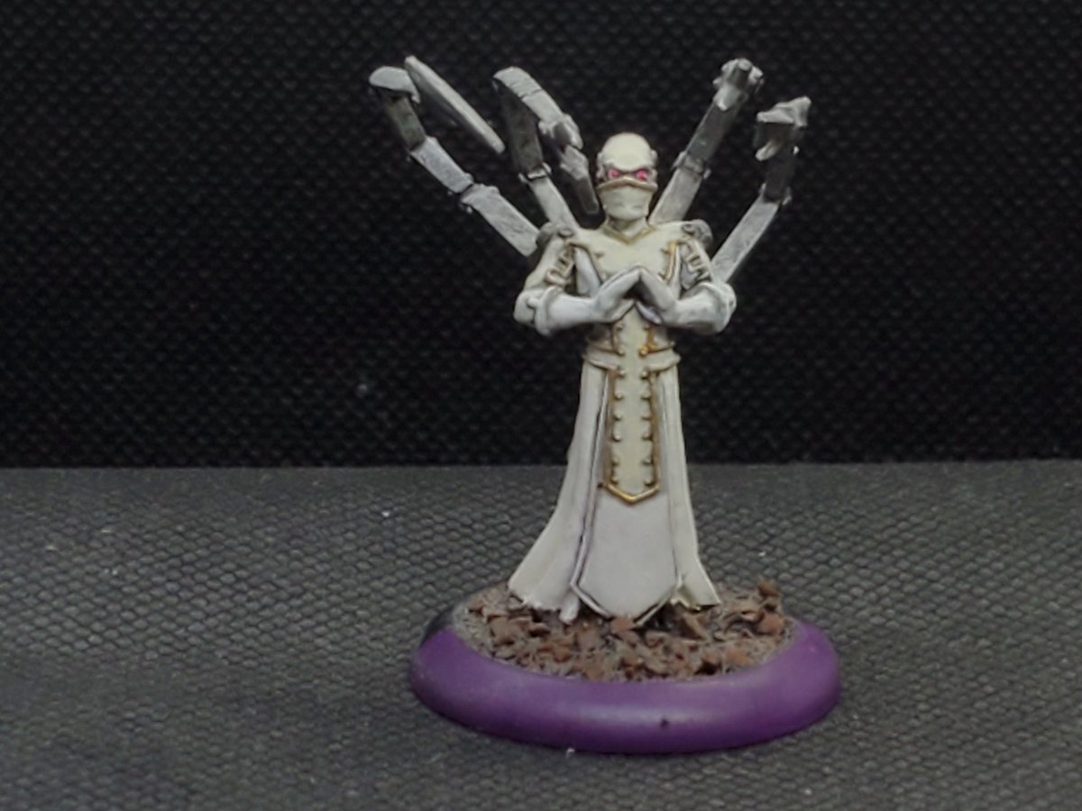 empryme's tweet photo. Another dealer's choice for #MiniatureMonday; eh @privateerpress? Np. Just took more pics of my #Mercenaries; starting with my #Cephalyx. Let's start off with the workhorse thst is the #MindSlaver and #Drudges unit. And these are even the original metal sculpts!
#P3painter https://t.co/ZLreQ8zHK3