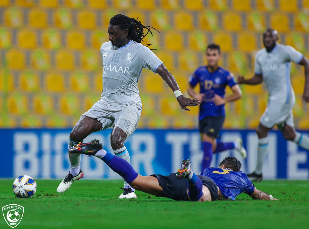 من زين زولك صرت مغرم بباريس ….وصرت أشتري عطرً صُنع في فرنسا 

<a href="/BafGomis/">Bafétimbi Gomis</a>