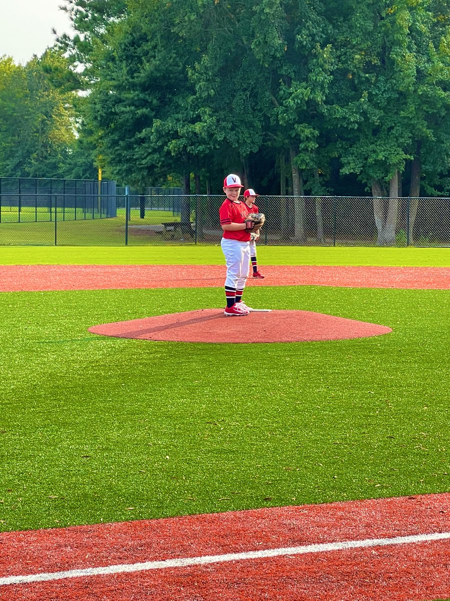 bryce_tyus's tweet photo. #pitcher #baseball #lefty #travelball #youthbaseball #firstbase #sports #athlete #fastball #curveball #baseballlove #baseballgame #baseballislife #VeloBaseball https://t.co/fLk1zhmgKt