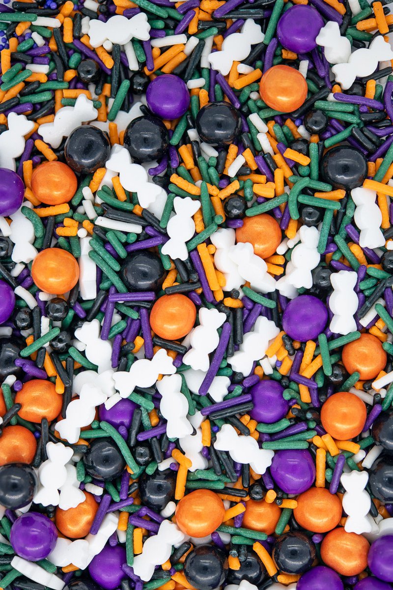 Sweets_Treats's tweet photo. It’s SPOOKY season!  Our Halloween sprinkles and baking supplies are here and we're so excited to share them with you!  Check out our sprinkles, edible glitters, acrylic popsicle sticks and new molds! #sprinkles

SHOP HALLOWEEN SPRINKLES &amp; BAKING SUPPLIES: https://t.co/rTQufMISN4 https://t.co/WFXHncVTvD