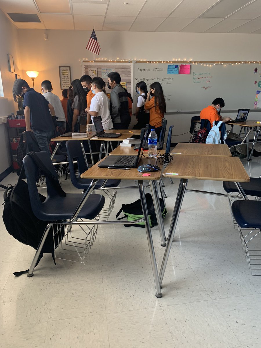 arios_HMS's tweet photo. Finally set up our classroom reading corner and I am hoping it helps my students βFallβ ππ in love with Reading! #CavsRead #CavPride @Hernando_MS @LRocha_HMS https://t.co/YtiO0DEV2v