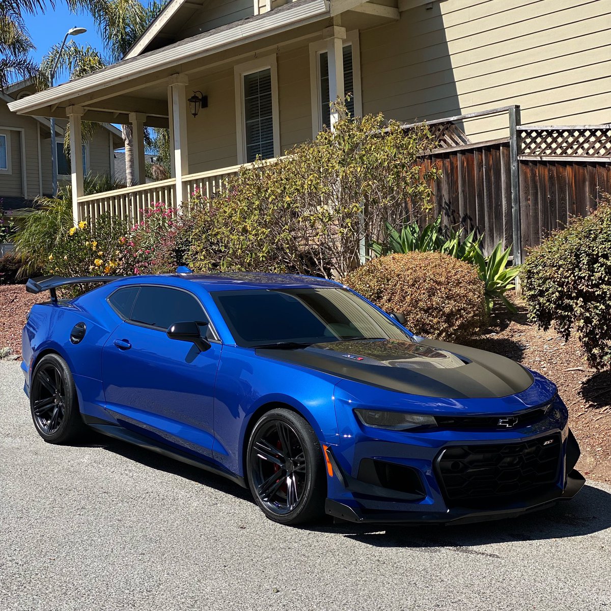 ZLEDaniel's tweet image. money can’t buy happiness but this shit can ! #ZL1LE