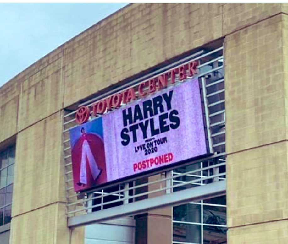 harryshouse20's tweet photo. Unfortunately, the Houston Love on Tour show has been postponed due to dangerous weather condition, take care everyone awaiting to to watch the show in Houston! https://t.co/EMkGMjYzrv