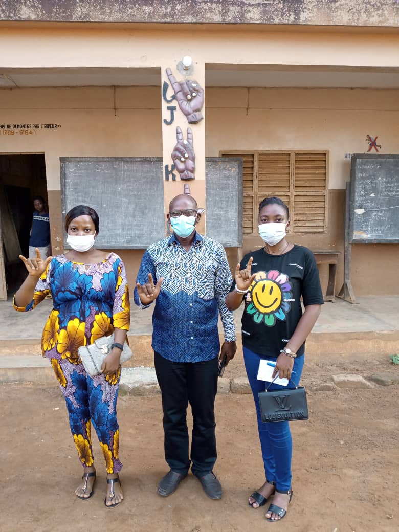 ujefpbenin's tweet photo. En préparation à notre activité: 𝐂𝐇𝐈𝐂 𝐑𝐄𝐍𝐓𝐑����́𝐄,ce dimanche 12/09/2021,une délégation des jeunes femmes parlementaires conduite par He 𝐌𝐚𝐫𝐲𝐥𝐢𝐧𝐞 𝐆𝐀𝐆𝐀 𝐞𝐭 𝐂𝐚𝐫𝐢𝐧𝐞 𝐂𝐀𝐏𝐎 𝐂𝐇𝐈𝐂𝐇𝐈 a rencontré le fondateur Mr Raymond SEKPON du Centre des Sourds Muets https://t.co/fmxrPSCBKh