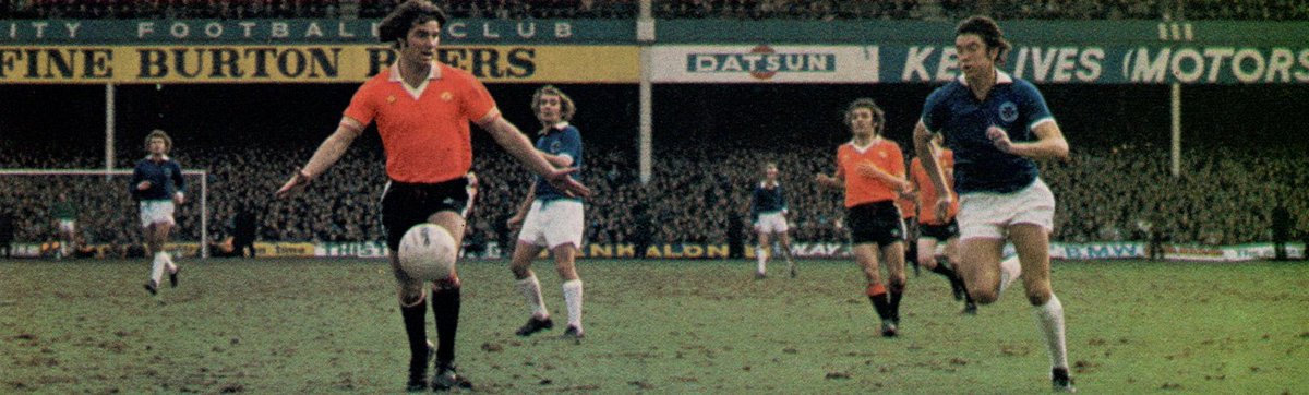 LCFCprogs's tweet photo. #FosseGold π¦
14th Feb 1976
#LCFC v #MUFC: An #FACup shock, as City go down by the odd goal in three to newly-promoted Man Utd (#BobLee for the Foxes). Great view of the old Main Stand...
FT: 1-2
#FilboFever #ChrisGarland #SteveKember #KeithWeller https://t.co/2JxU8yMr3G
