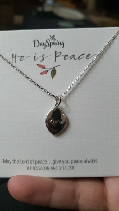 Giving this to my girl What you guys think should it an anniversary gift https://t.co/opA8OUcnMb<a href="/tag/letshelpeachother"class="tags"><span>#letshelpeachother</span></a><a href="/tag/roadto300followrs"class="tags"><span>#roadto300followrs</span></a>