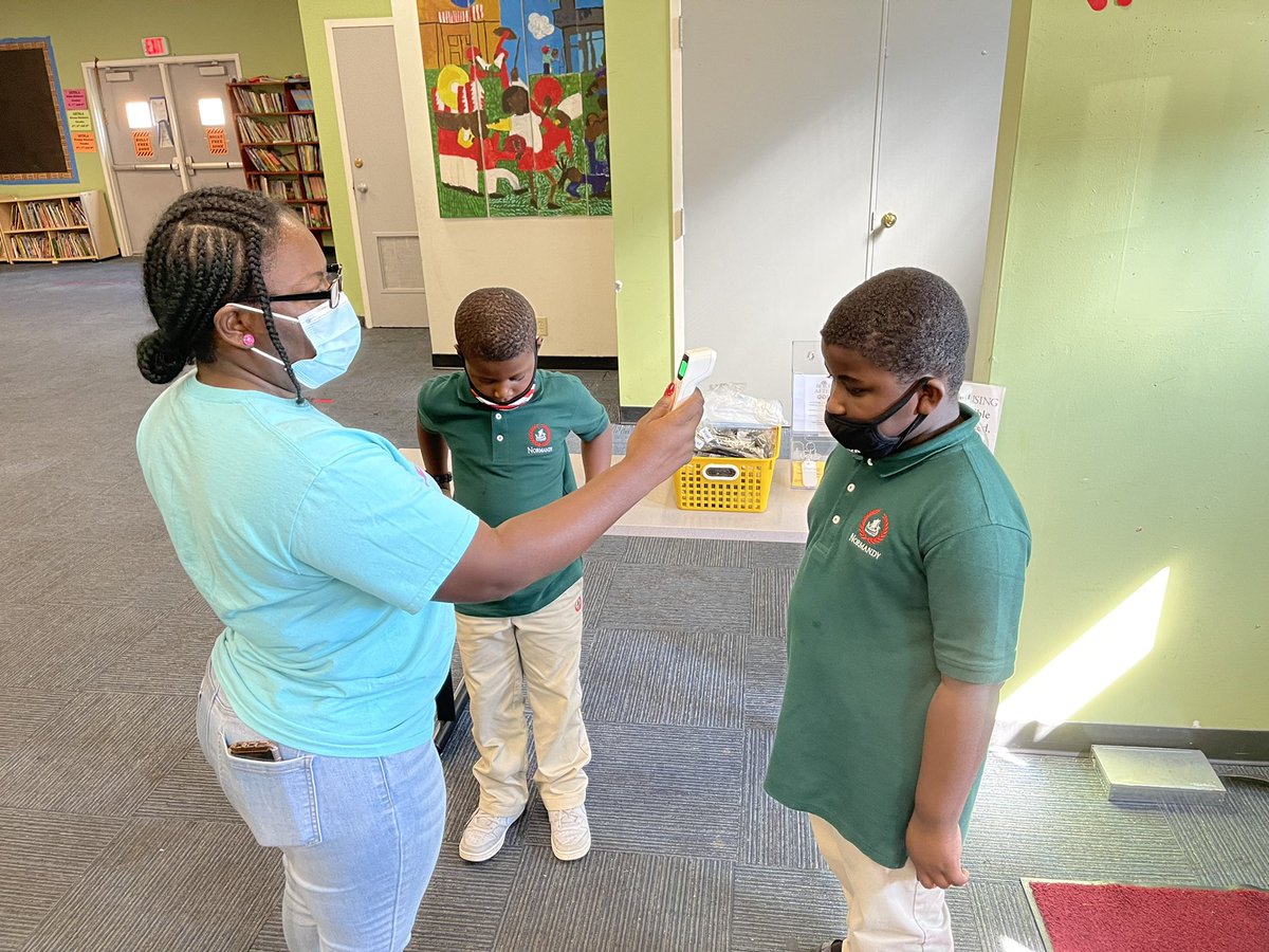 BeyondCool1404's tweet photo. Kicking off the first day of After School programming with temp checks!!#stayingsafe #beyondafterschool https://t.co/bqeae2brdQ
