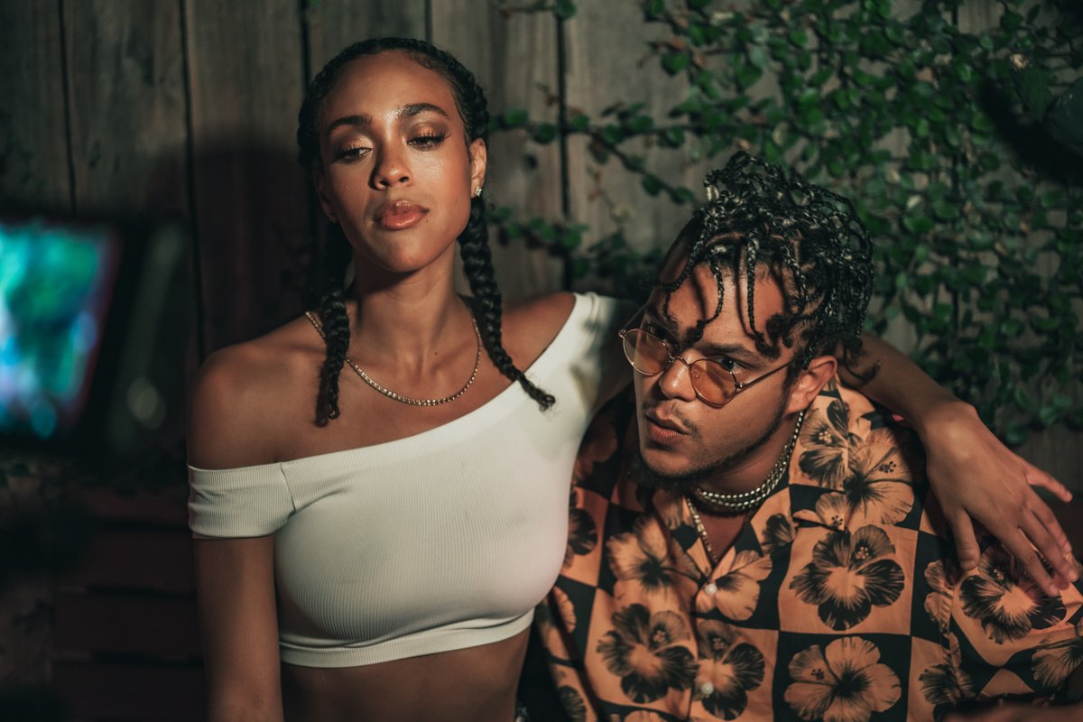 Infinite_T_'s tweet photo. When me and @tiffaanyrenee__ find out you haven't heard "SURF YOU" by I.T. Official yet 😱😱😱😱 Cover my ears Tiff I'm hearing things 🙉😆😂 Click the link in my bio now!
​.
​.
​ 📸 by @lowlenz_photography
​Hairstyle @partlevelsbu
​Makeup by @nyame.beautybar https://t.co/TChF97Vk6m
