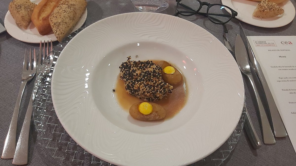 Excelente menú de degustación de <a href="/RamonFreixa/">Ramon Freixa</a> con <a href="/LifeGourmet_/">Life Gourmet Catering</a> en <a href="/palacioneptuno/">Palacio Neptuno</a> con motivo del XV Congreso Internacional del Club Español del Arbitraje @CEA_Arbitraje 
Y cumpliendo estrictamente la normativa vigente en hostelería 
#conseguridadsepuede