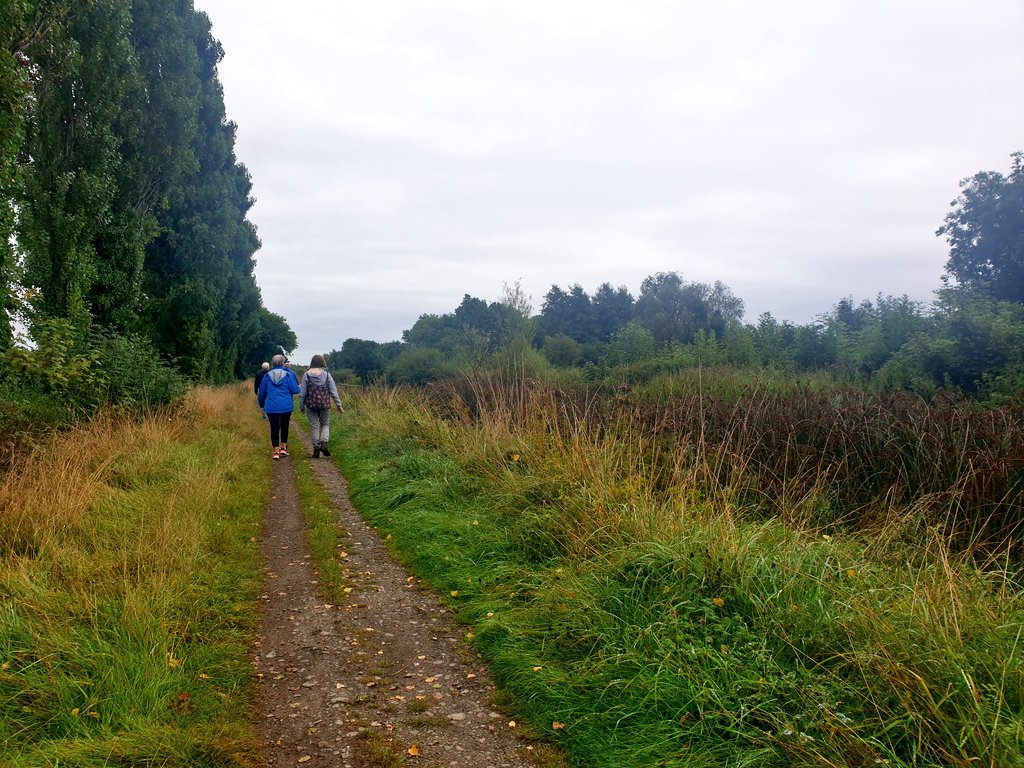PaulaMelvin's tweet photo. Míle buíochas le gach éinne a bhí linn inné, sin @PobalGaeilge15 agus Siúlach Scéalach 🚶♂️🚶♀️🚶 Na héin ach go háirithe. Seol scéal chugam nó chuig @DerekHolly7 má tá spéis agat a bheith linn an chéad uair eile #Gaeilge #dwest https://t.co/UcTBgInMTE