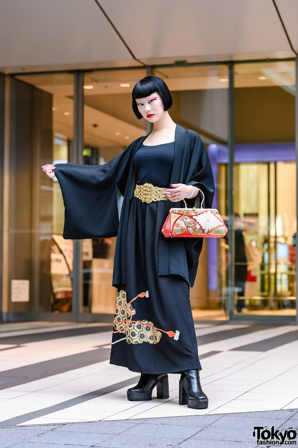 Tokyo Fashion on Twitter: "Miyu - a Japanese fashion and beauty YouTuber/TikToker from - on the street in Tokyo's Shibuya neighborhood wearing a vintage kimono, kimono bag, and modern platform boots