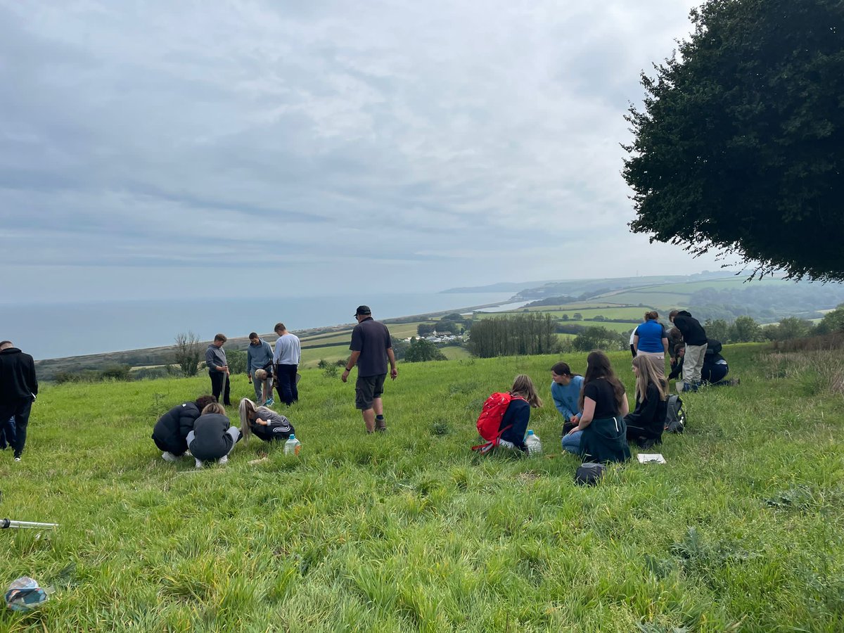 UVI Geographers have arrived in Slapton in eager anticipation for some fieldwork! Water Cycle today...off for a Coastal walk tomorrow!#ambition #learningoutdoors @solsch1560 
#puttingtheoryintopractice