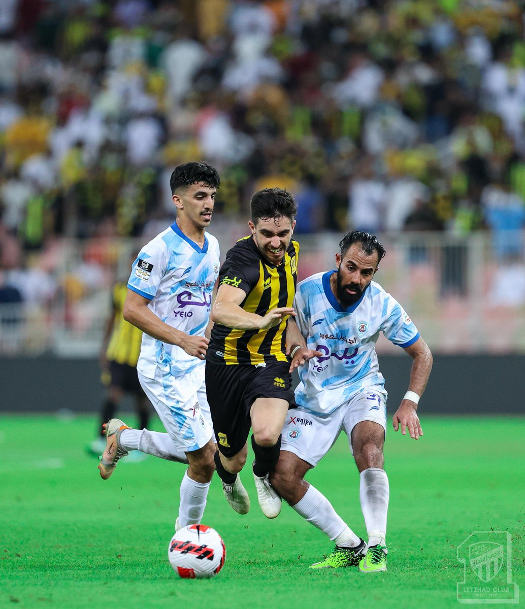 ALDhmi_87's tweet photo. افضل نسخ كورنادو .. تقارن مع لاعب واحد فقط
اسوأ نسخ كورنادو
لا تظلم اي لاعب في فريقك بـ مقارنته مع هذا اللاعب
قد يكون لاعبك موهوب .. ونجم .. منتج .. متألق
لكن كورنادو؟
اعلى من ما تعبره كلماتك اكبر من ما تصفه حروفك
و اكثر من ما يتصوره عقلك اعمق من ما يمكن ان تراه
#IC77 🐐 https://t.co/RwyzsjsdIK