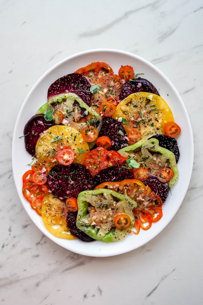 Ensalada de tomates y betabel  instagram.com/reel/CTxgK2WMH…