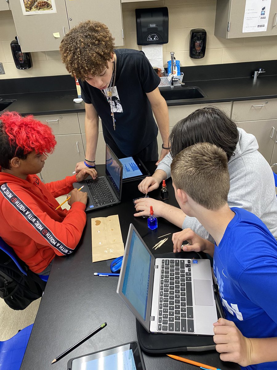sarahnethero's tweet photo. Testing different foods to see what organic molecules are in them #buildingblocksoflife #netherobiology https://t.co/Oiwa9cZaqn
