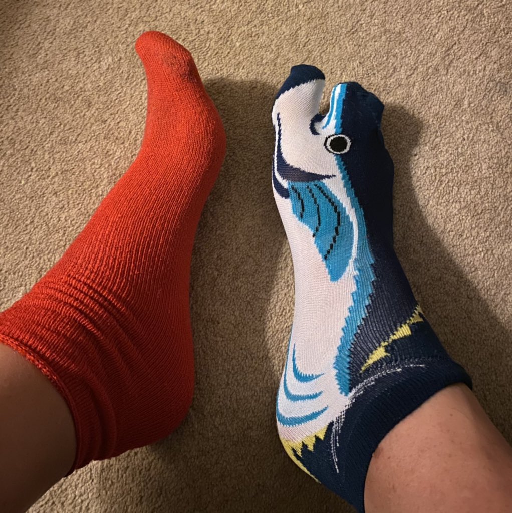 JulesLewisJones's tweet photo. Thinking of Harry today #OddSocks4Harry #NOSDA10 @Christian2178 @McTernan1971 #13thseptember Xxxxx https://t.co/HntIsr6kTY