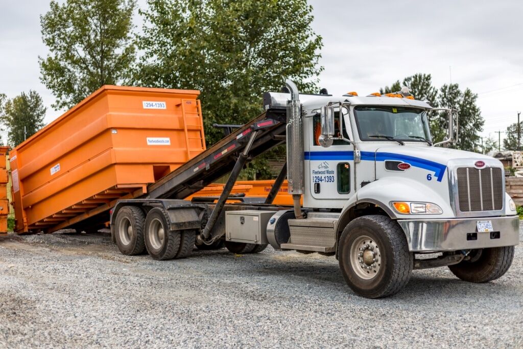 Looking for a quick and easy way to get a quote for a dumpster rental? Look no further. Get a quote and order online directly through our website: bit.ly/3tQn1sZ

#vancouverconstruction #vancouverrenovation #vancouvercontractors