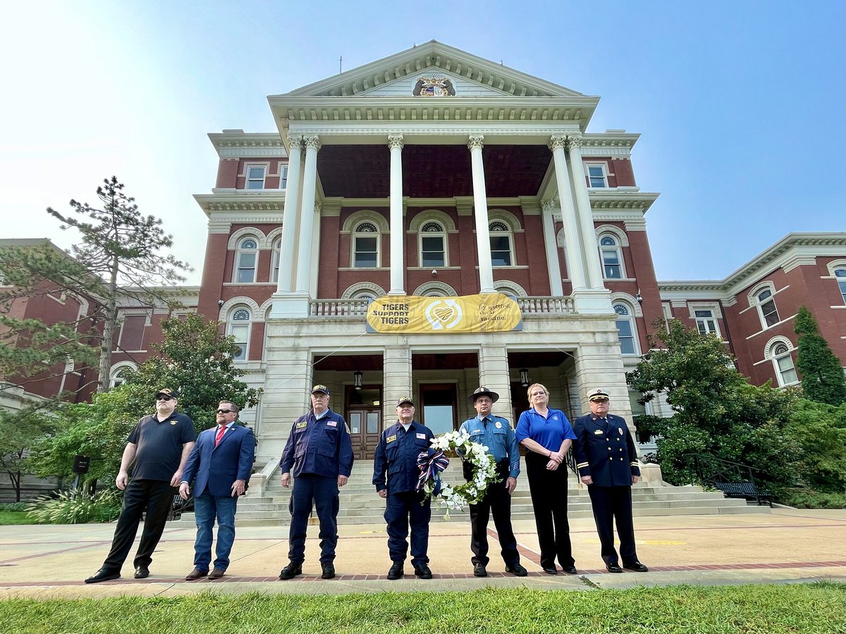 Representatives from the Missouri Student Veterans Association, Mizzou Military Vets Alumni Association, the MU Police Department, MU Fire and Rescue Training Institute, Missouri Task Force 1 and the Columbia Fire Department carried the wreath from Jesse Hall to the 