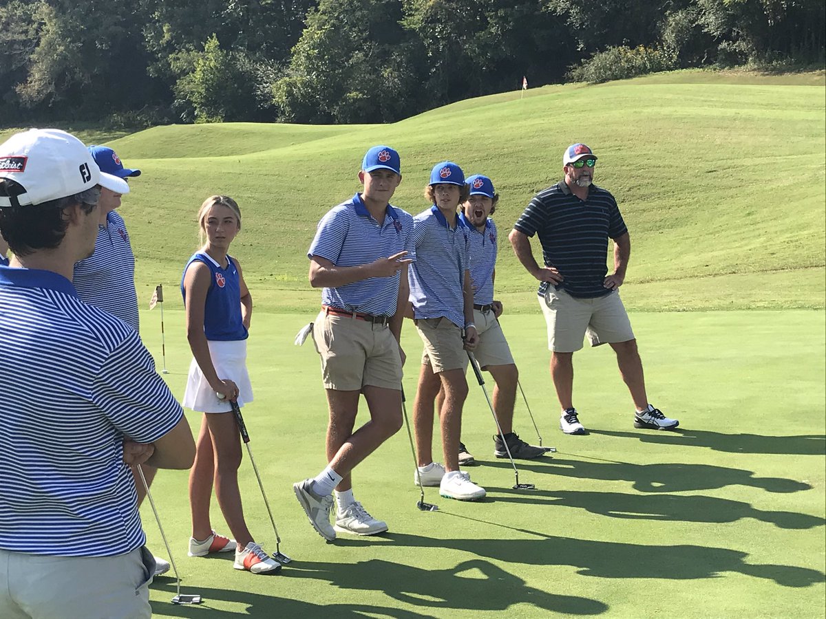 Russell77JT's tweet photo. Here at Centennial golf course as the Cougars and Lady Cougars get set to compete against Anderson County and Clinton. @lafollettepress https://t.co/M4SLkNMkP3