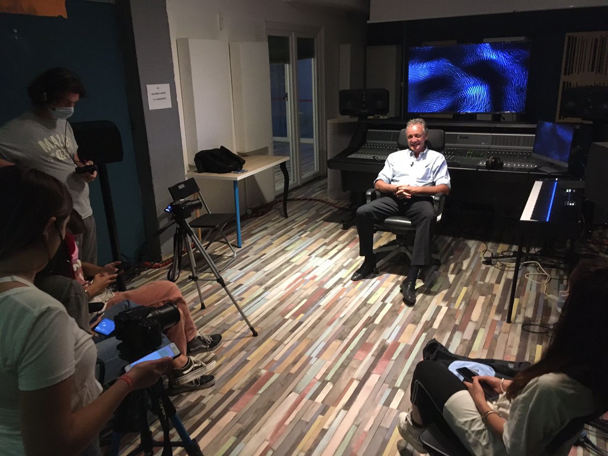 MestieriDOC's tweet photo. #DOCmestieridellamusica
Oggi, al Modulab Recording Studio a #CasalecchiodiReno, intervista a #MarcoBiscarini, compositore di colonne sonore (tra cui quelle dei film di Giorgio Diritti), e a @FranzCampi, cantautore bolognese, autore di “Banane e lampone”. Continuate a seguirci! https://t.co/kFOQ52Dbb8