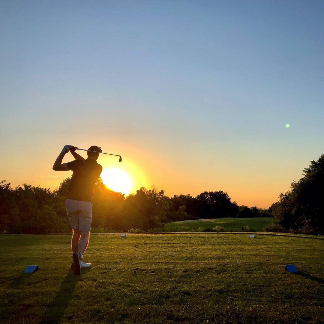 tourism_london's tweet photo. @tarandowah @NicoleeOsborne @SusanToth @oxbowglengolf @AlexCharlebois @Ethanhigham @jordanlcrow @PineKnotCC This week's #TeeOffTuesday features Westminster Trails Golf Club

@trails_golf offers wide fairways to reward a good tee shot, but also has plenty of fescue that can challenge golfers. If you haven’t played here lately, come see what you’ve been missing.

📸: IG/ cdn.pinseeker https://t.co/oOAeao5gXK