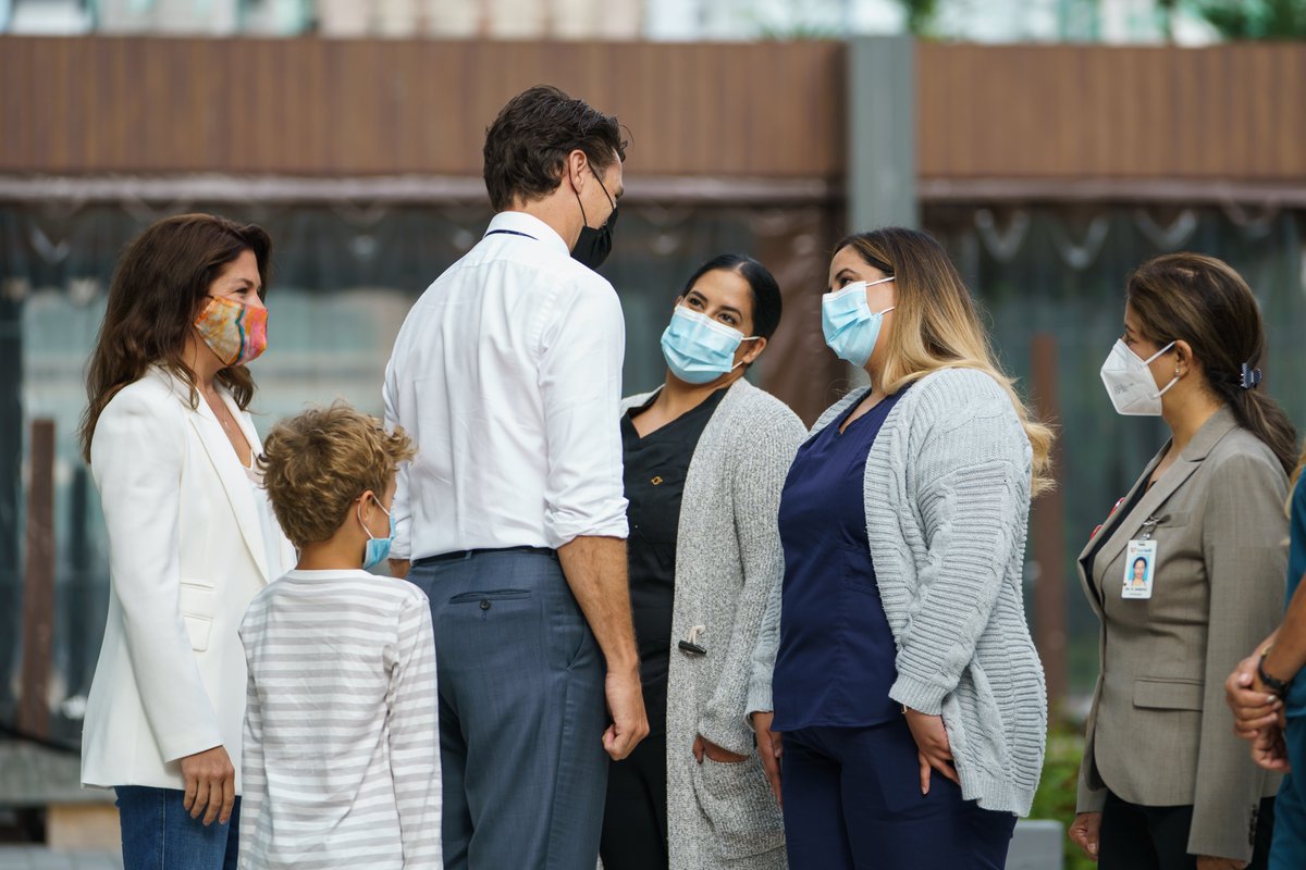 JustinTrudeau's tweet photo. It’s unacceptable to block someone from entering a hospital or clinic, or to threaten a health care professional who’s providing care to a patient. We’re going to protect health care workers, patients, and their families. https://t.co/7IIaYHkk9w https://t.co/SkNjb7AWdv