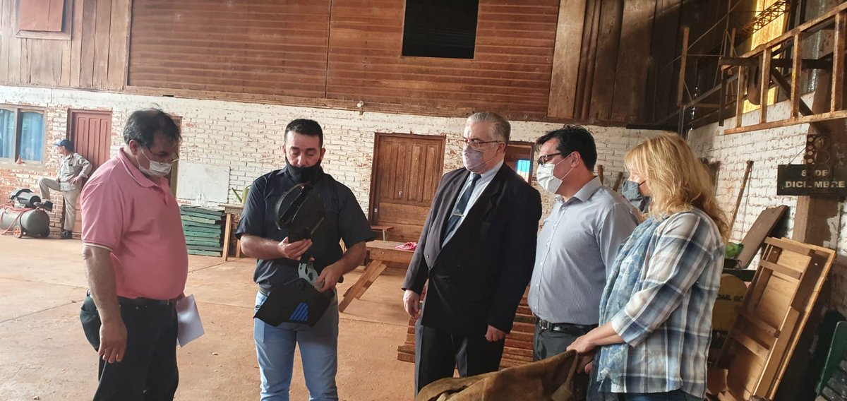 CGEMisiones's tweet photo. 📌Puerto Leoni. Se puso en funcionamiento el Centro de Form. Prof. Itinerante con el Curso Soldador Básico.
Participaron el int. Fabio Cano y en repres. del pte. @jalbertogalarza y del subsecr. @gilsonb10 @AnibalArroyos y @DorisHippler, el superv. Montiveros y el instr. G. Otto. https://t.co/w56Xlwj19G