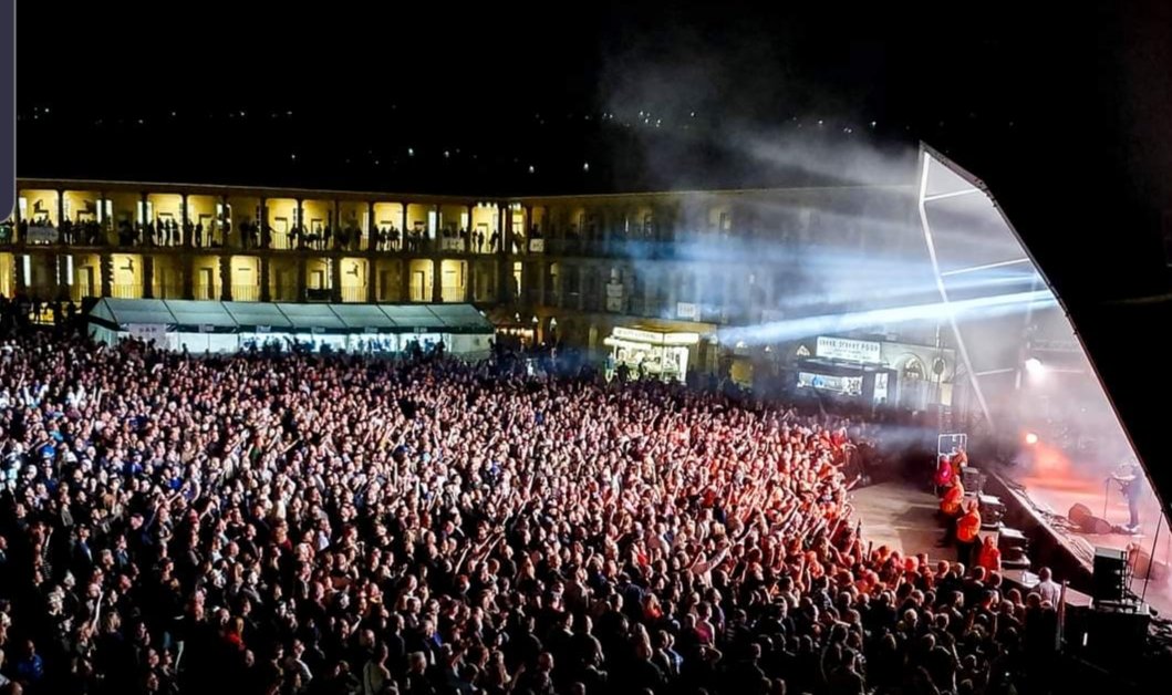 @nickychanthomp @Parklifefest @ThePieceHall @Sacha_Lord A sea of joy and pleasure and smiling faces