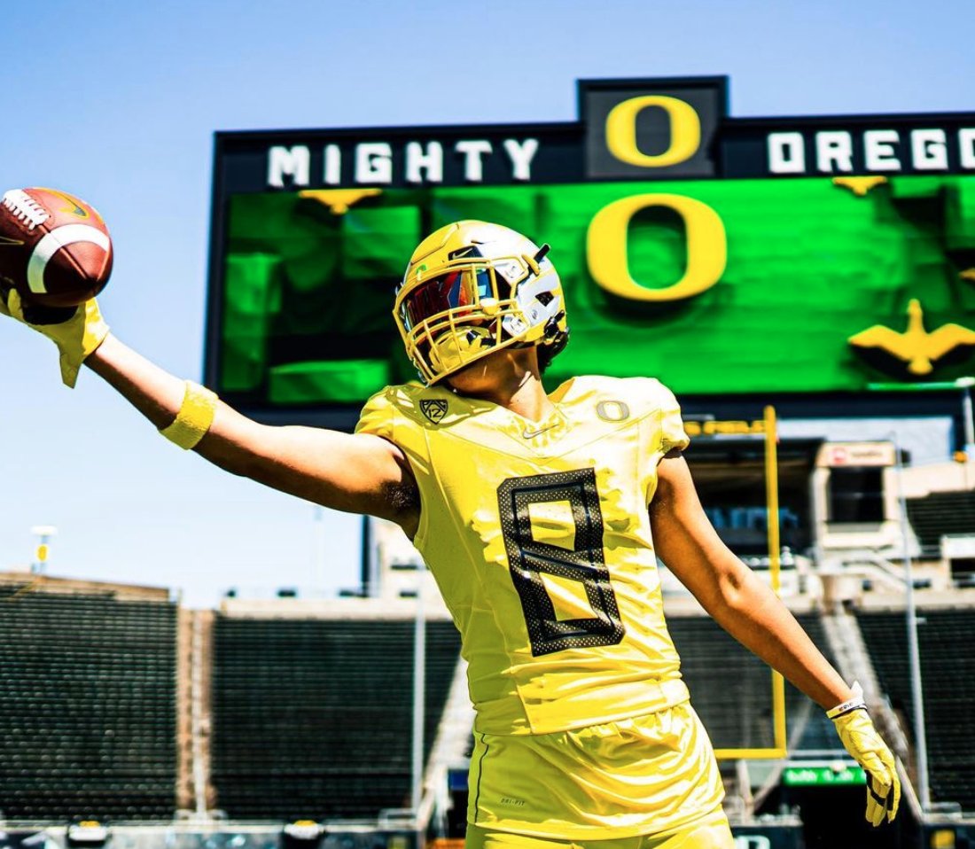 AndrewNemec's tweet photo. Central Catholic’s Riley Williams, nation’s No. 4 tight end, names top 3 (recruitment still open), visiting Oregon Ducks this weekend https://t.co/FcT3hFcrV2 https://t.co/RWXezpAnu0