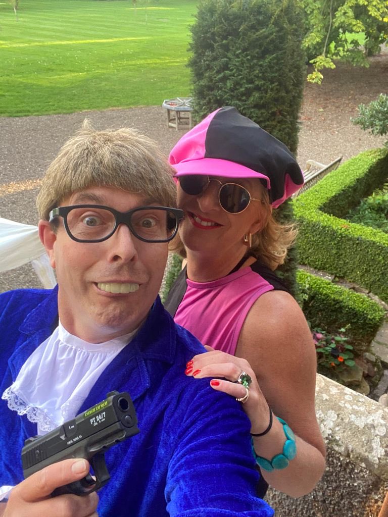 georgiericho1's tweet photo. Saturday night date #austinpowers!! https://t.co/Y1N8F0X23s