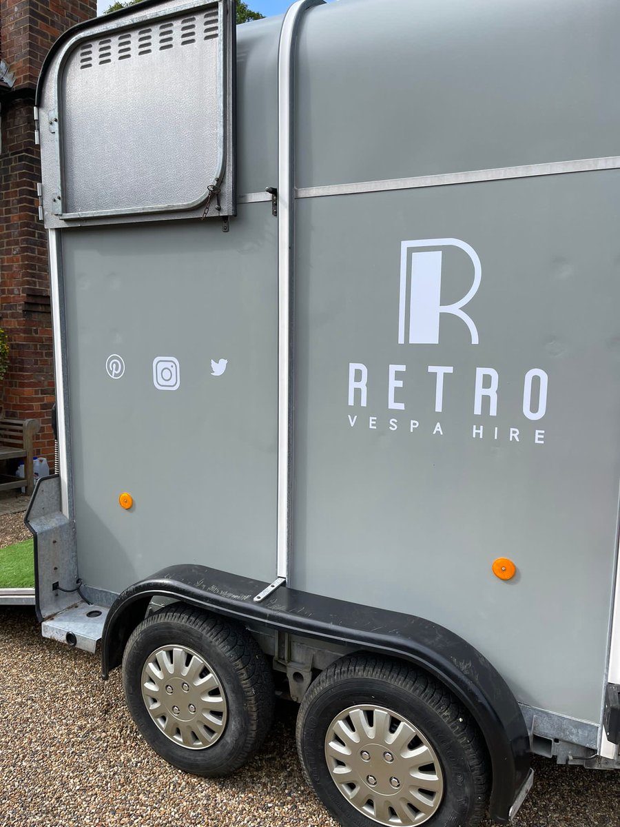 RetroVespaHire's tweet photo. Our scooters arrive in style. #Vespahire #partyhire #prophire #scooterhire https://t.co/HO3WgPGIGM