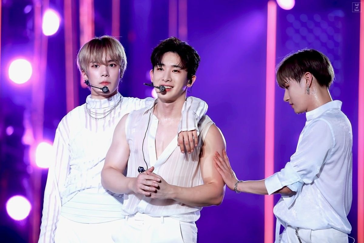 MonstaX_change's tweet photo. 🗣🔈- DAILY STOCKS 13/09/21. Today was all about @official__wonho &amp; #blueletter which is being released tomorrow. He topped the chart thanks to posts on multiple SNS. @OfficialMonstaX’s MH &amp; I.M take 2nd &amp; 3rd on a day that was really for #WONHO. #MONSTAstocks #MONSTAX #MONSTA_X https://t.co/K4WBKPpahZ