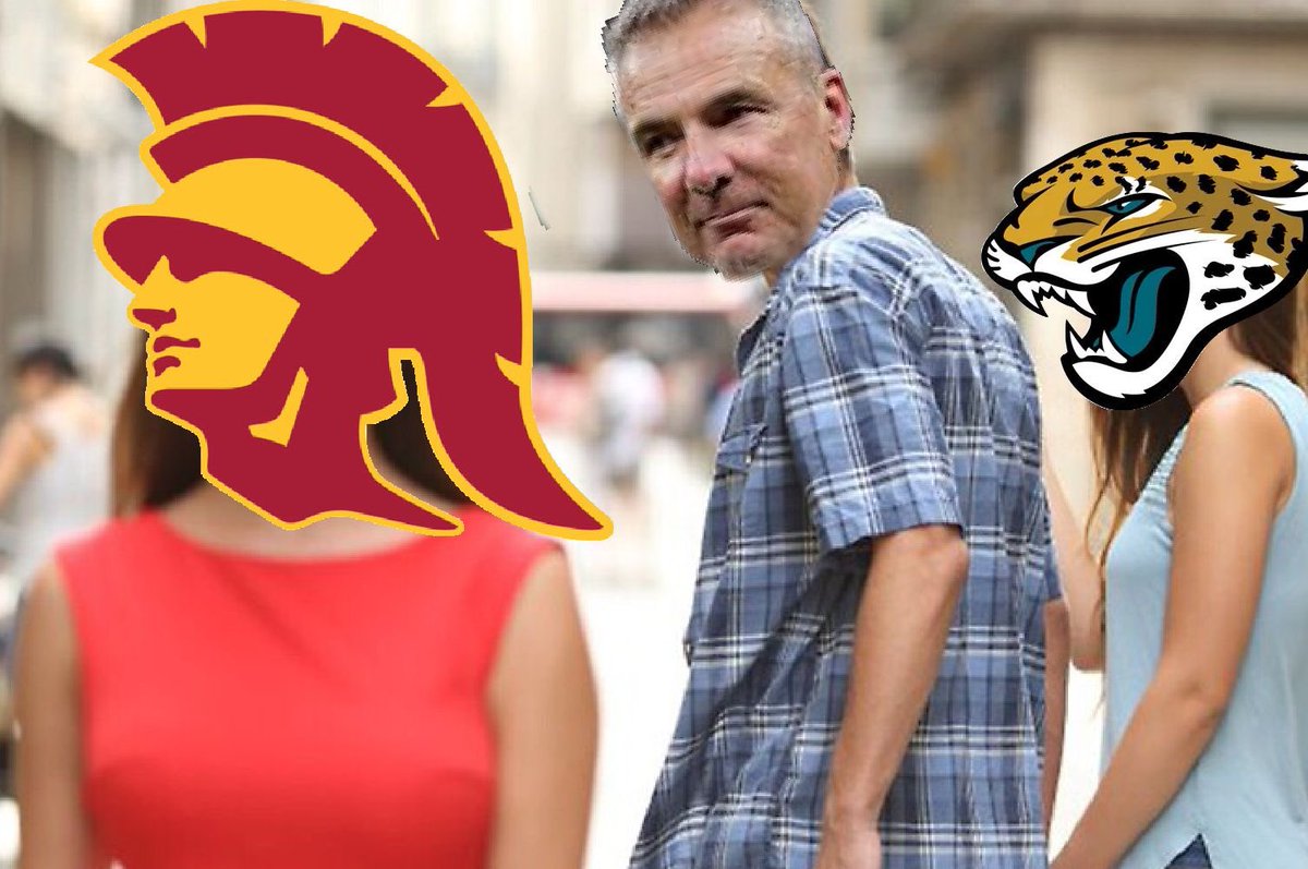 al_marquez_'s tweet photo. Live look at Urban Meyer #USC https://t.co/xQO9QoAlg0