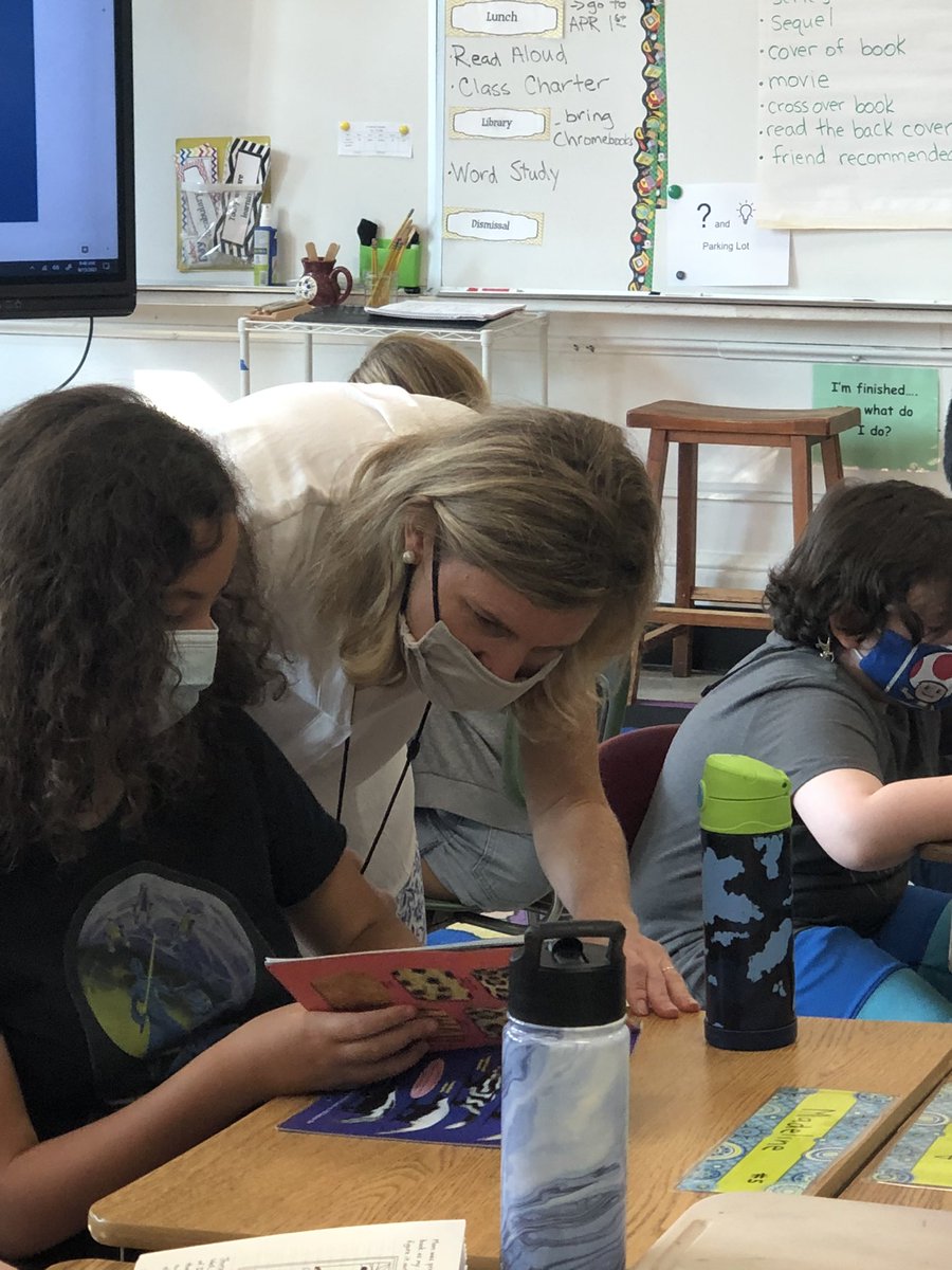 jplesniak10's tweet photo. First day of readers workshop in 4th grade! We talked about reasons we might choose a book, and got to dive into independent reading! https://t.co/TCBDBN3EFn