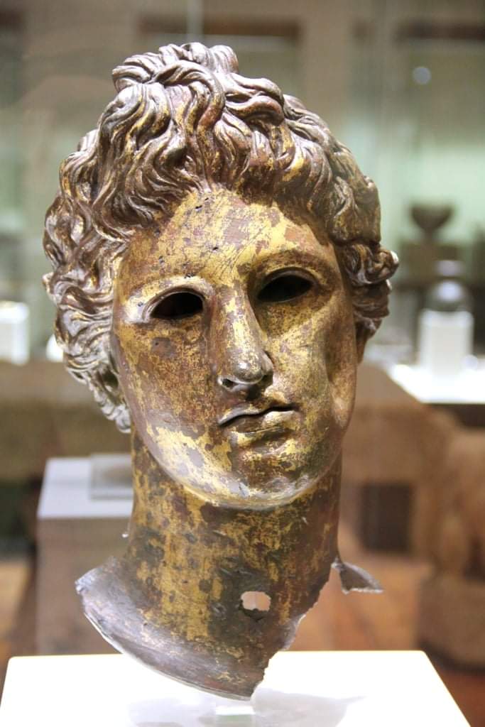 Бронзовые головы. Римский мальчик скульптура. Бронзовая голова by kaare golles. Портрет в скульптуре. Бронзовые головы.