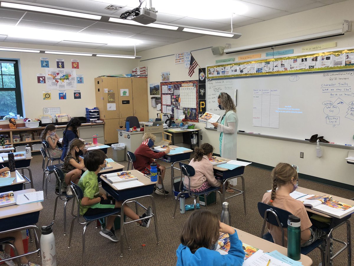 ErikLindemann_'s tweet photo. What clues are helping us understand key character traits &amp; an author’s lesson? @Ms_Rind97 models close reading to make claims with evidence &amp; connections to messages:“Listen close with your heart”,“Stand for what’s right or you might miss something important”@OsborneElem https://t.co/oT2am5TwaZ