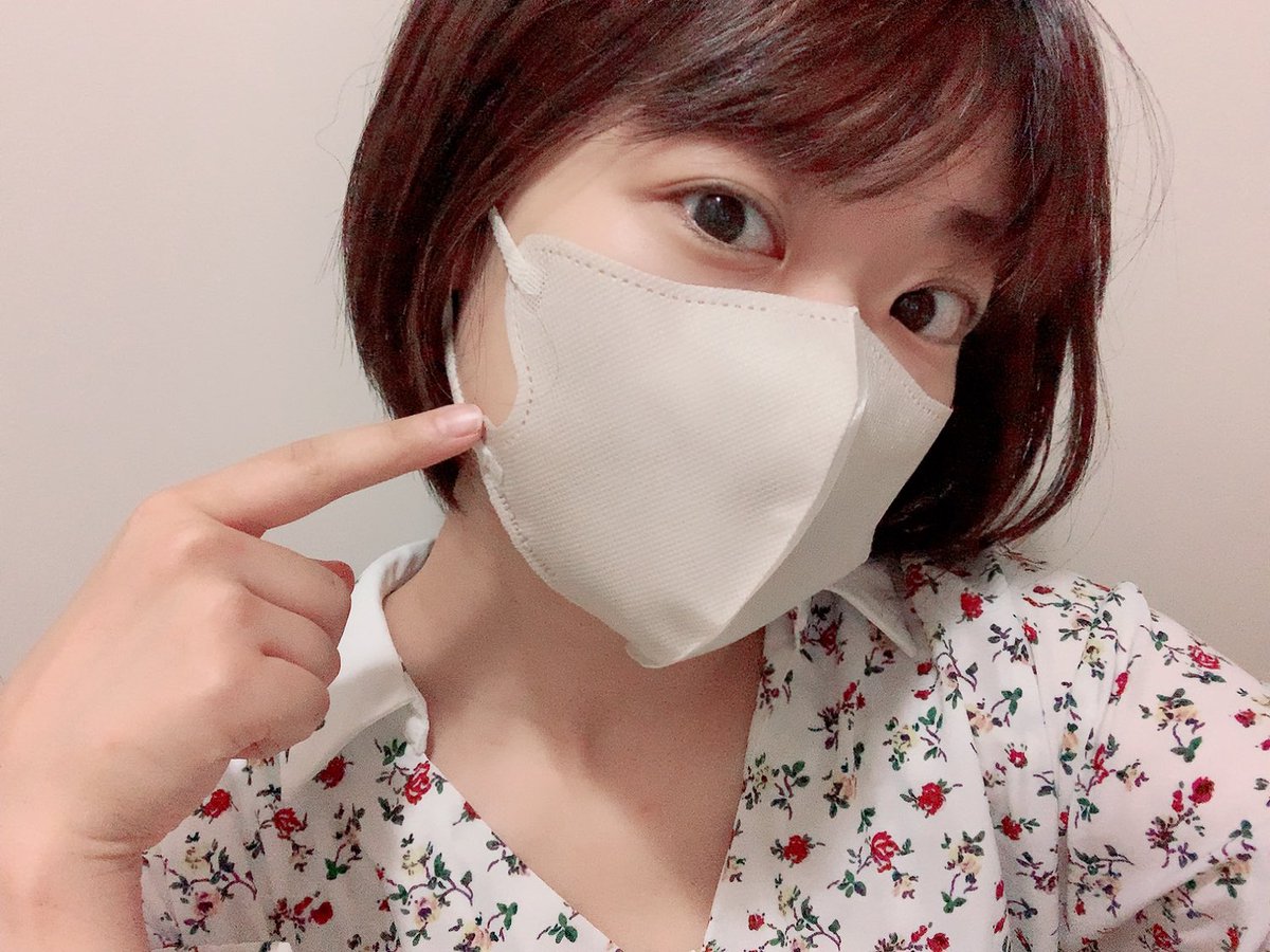 1113Aiai's tweet image. おはよ💛

着け心地良くてびっくりしたこのマスク😷

紹介されてて気になってコンビニで購入✨

耳のとこは痛くないし
息苦しくないし
マスク当たってるとこ痒くなりづらいし
私にとってはとても良いものでテンション上がった☺️😍🌈

#毎日のつぶやき 
#SMARTCOLOR #マスク
#今日も笑顔で