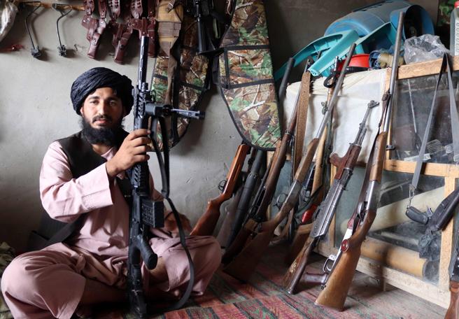 Afghanistan, terroristi e non solo:  allerta dell’Europol su traffico d’armi,  droga e ... csera.it/19ab3052fW