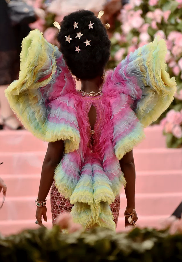 godsandmortaIs's tweet photo. Lupita Nyong'o in custom Versace details at the #MetGala 2019 edition https://t.co/Th0zthfVnG