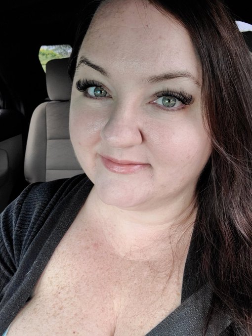 Finally did lash extensions!  I'm so happy! Will cut down on makeup time and daily lash glue irritation<a href="/tag/mvsales"class="tags"><span>#mvsales</span></a>