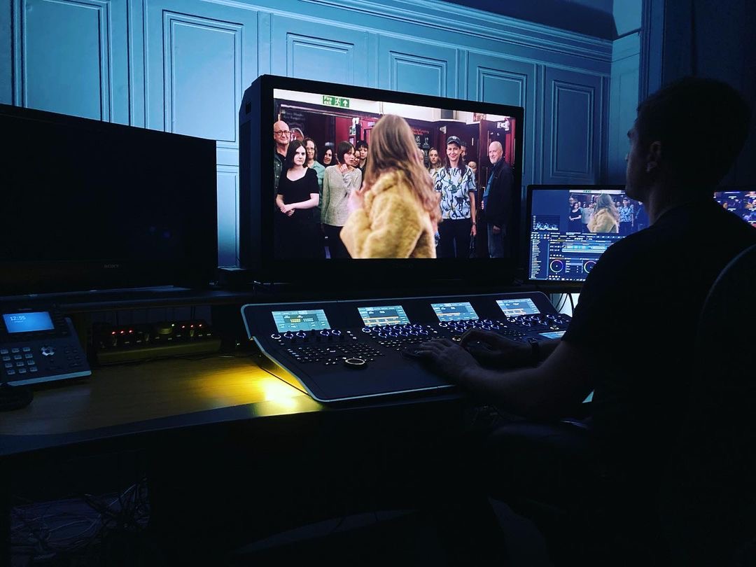 Raindance's tweet photo. Our amazing festival trailer director @SimonHunterfilm and @FinalFramePost giving the last touches to our #Raindance2021 trailer! Dropping in 2 days during the official #ProgrammeAnnouncement!
Sign up to gey priority access to festival tickets on https://t.co/aKFqIe6ec9 https://t.co/OGSgkigQbh