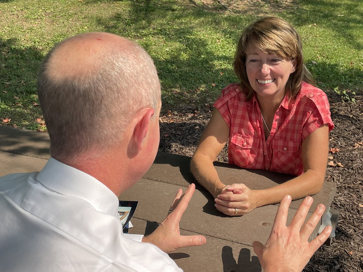 JoshSmithWrites's tweet photo. Tim Cable’s wife Christinia wanted to talk about the love of her life.  The met at @WJHL11 .  They shared a remarkable love.  She said Covid-19 took her husband but not her cherished memories or his legacy in so many lives. Interview at 6p. https://t.co/fFgxMbFID8