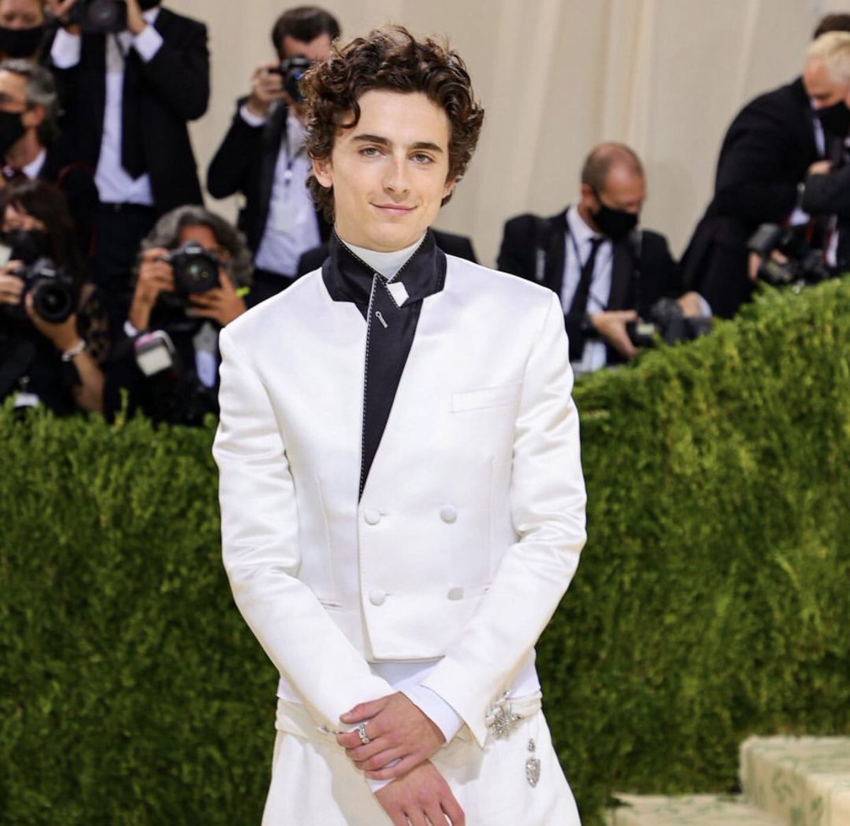 curatedit_'s tweet photo. Timothee Chalamet in Haider Ackermann #MetGala https://t.co/xUsk0CYWTY