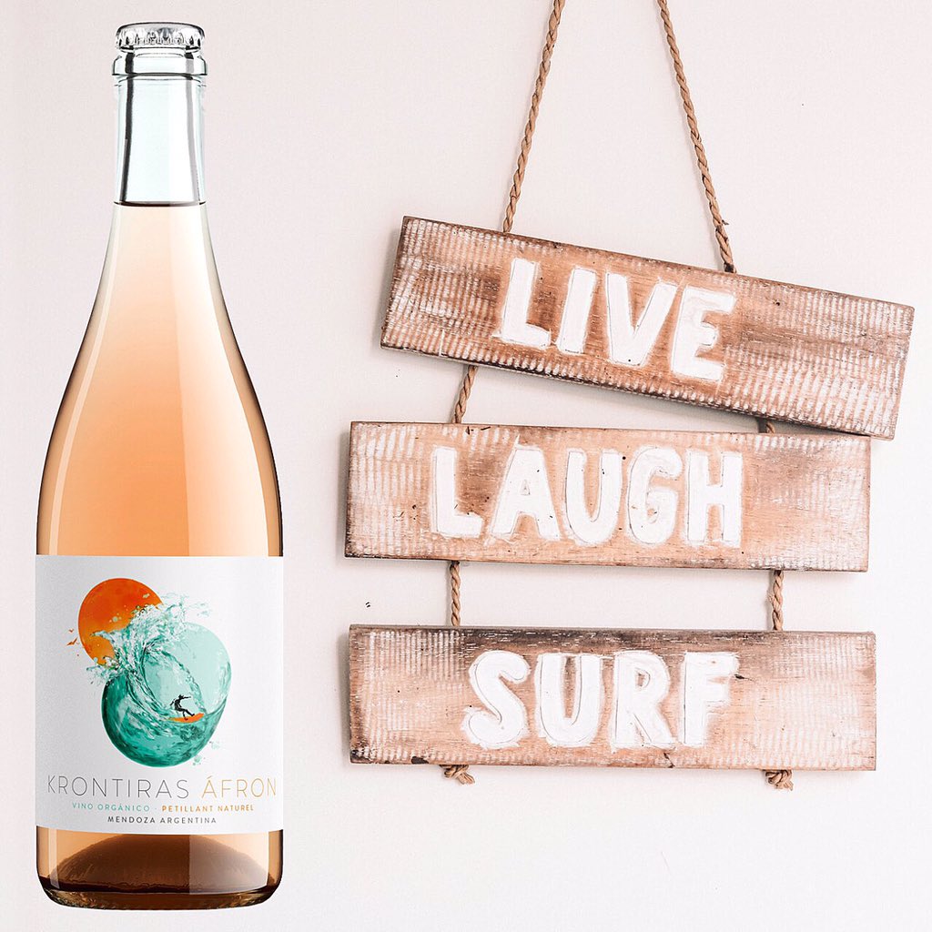 WinesKrontiras's tweet photo. #Krontiras ÁFRON es mucho más que el nuevo vino #PetNat #Agliánico de @WinesKrontiras … es una filosofía … “enjoy líder, one wave at time”.
Sumate a la #SensaciónOrgánica disfrutando de nuestros vinos orgánicos, biodinámicos y naturales. https://t.co/vVPE8Zypcy