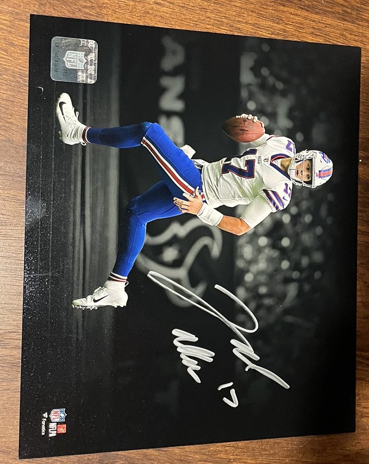 HOFSteveTasker's tweet image. HEY #BILLSMAFIA!

Want to OWN this autographed JOSH ALLEN 8x10 photo??

All you have to do is:

1.  Follow this account
2.  Retweet this tweet

Winner will be randomly selected before kickoff on Sunday, September 19th.

GOOD LUCK!!

#GoBills @BuffaloBills