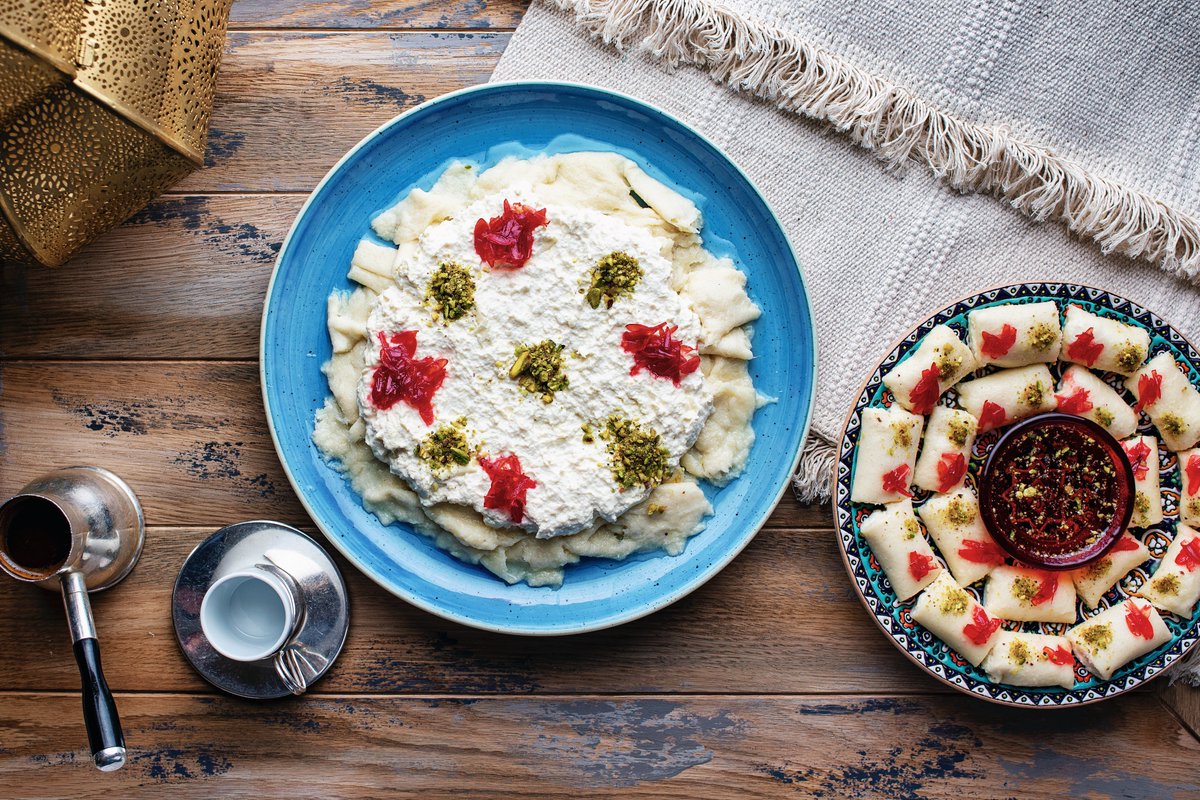 qatarliving's tweet photo. Indulge in mouthwatering Middle Eastern flavors with your loved ones.
All timings and dates: Saturdays | 12:30 pm - 3:30 pm
Price: QAR 175 per person including soft beverages
@Sheratondoha
#QLdining
#lunch
#cuisine
#Qatar
#QatarLiving https://t.co/JtXWmaEsB4